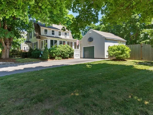 10 Sanborn Ter, Amesbury, MA 01913