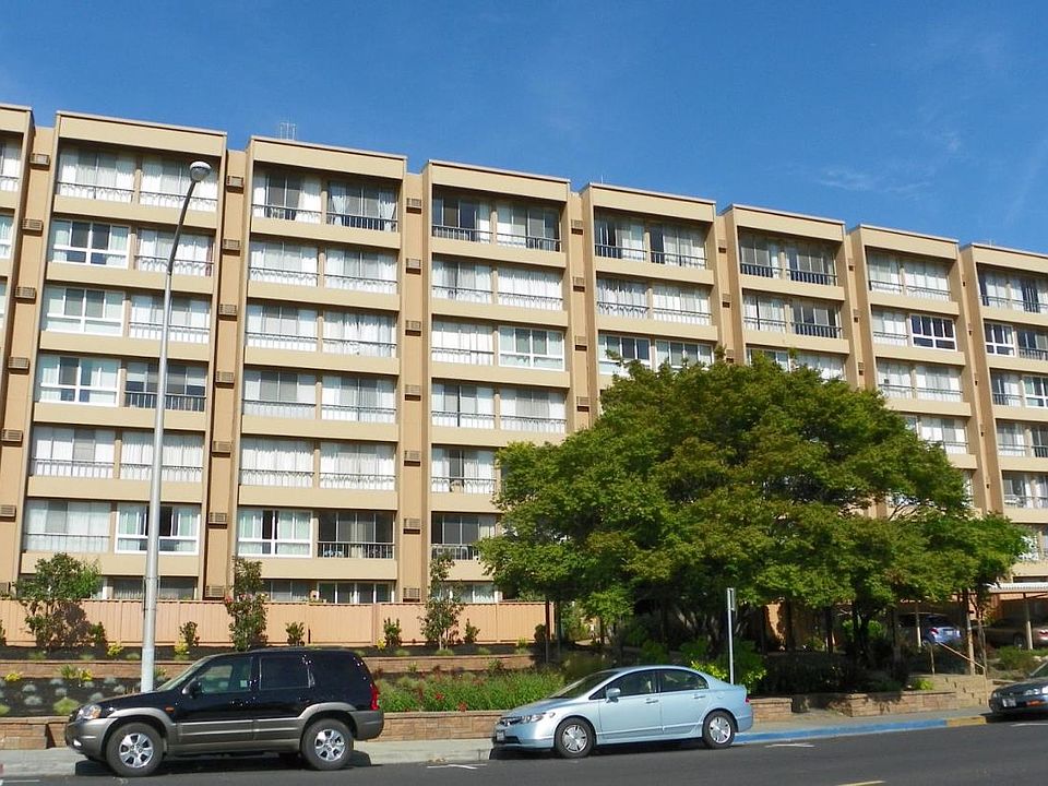 1st image of 1700 Civic Center Dr APT 608