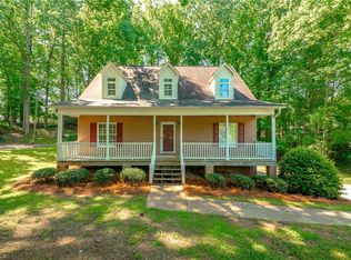 112 Briarwood Ct, Clemmons, NC 27012