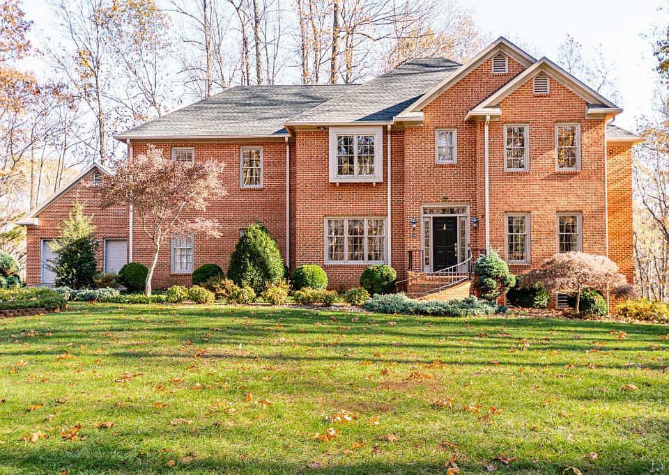1st image of 501 Meadowridge Dr