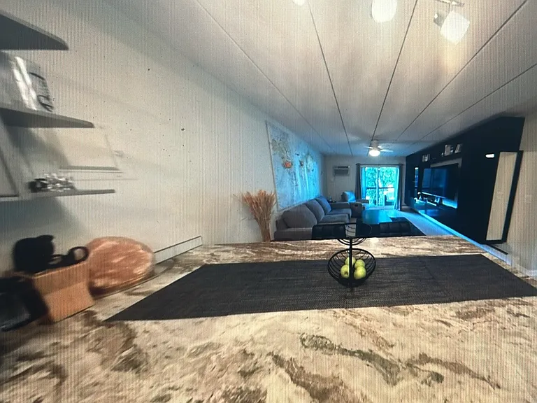 1011 Main St #8 — Photo 3