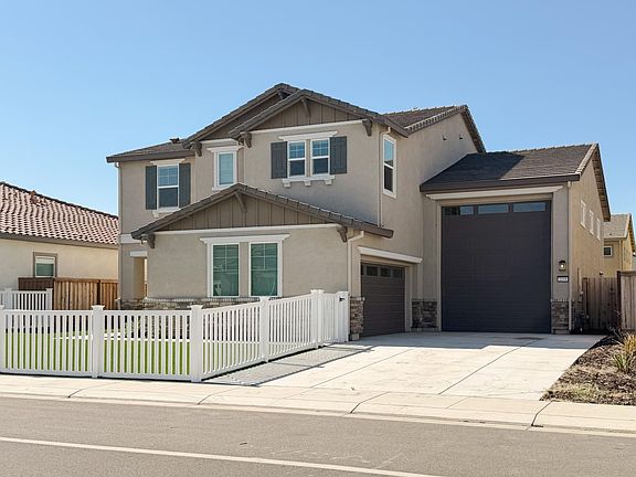 2nd image of 2158 Geneva Way