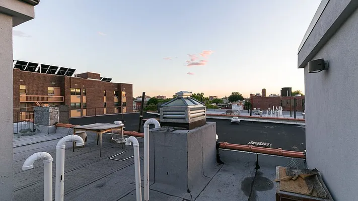 Rented by Nooklyn NYC LLC | media 39