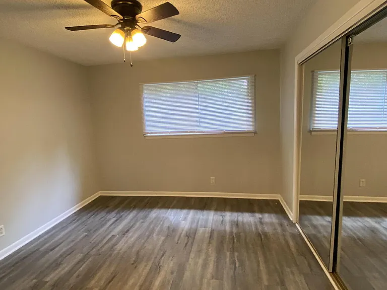 205 Valley View Ave #4 — Photo 7