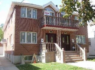6132 228th St, Oakland Gardens, NY 11364