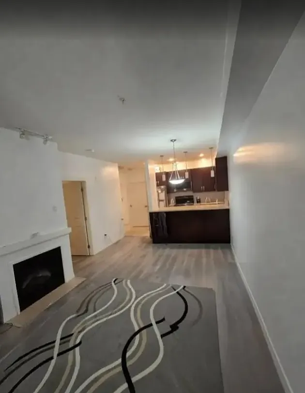 2 bed, 760 sqft, $2,000 — Photo 2
