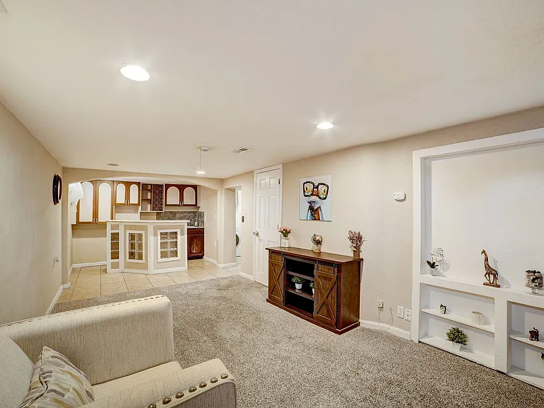 9147 Beechwood Dr — Photo 10
