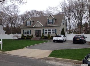 53 Sharon Dr, Coram, NY 11727
