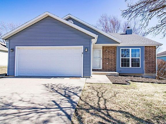 2nd image of 1206 Foxridge Dr