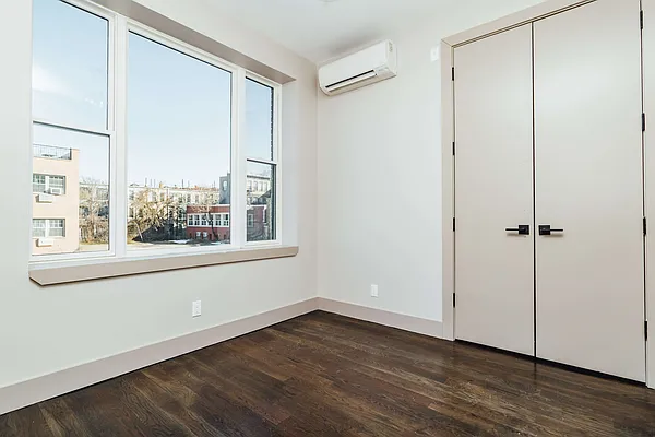 Rented by Nooklyn NYC LLC | media 19