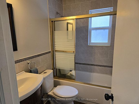 4th image of 70 Admiral Rd