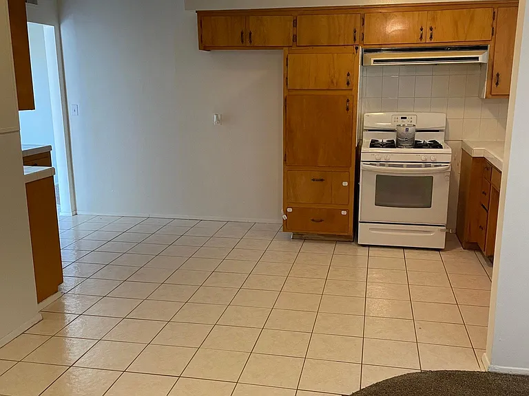 205 Yukon Ave — Photo 4