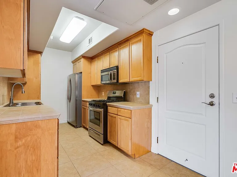 3328 Oakhurst Ave #207 — Photo 3