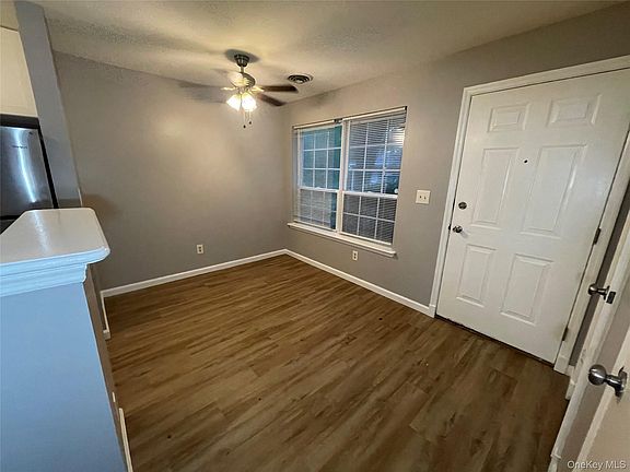 4th image of 1902 Rosewood Ct