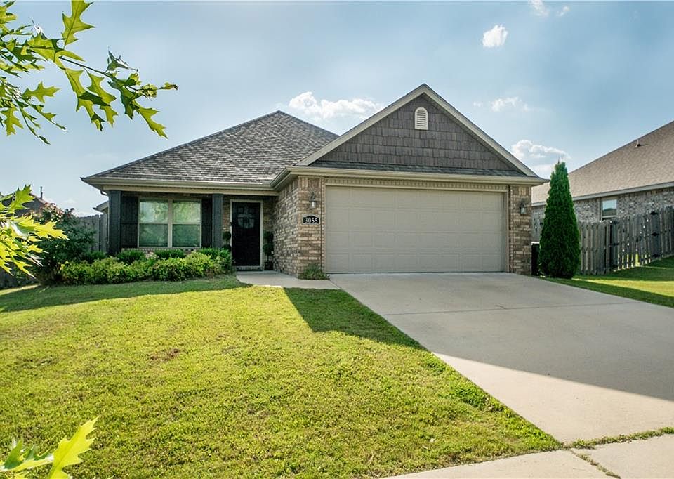 1st image of 3055 N Autumn Rose Ave