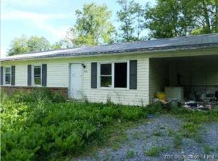 918 Crescent Dr, Glade Spring, VA 24340