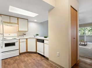 Brentwood Apartments, Portland, OR 97233