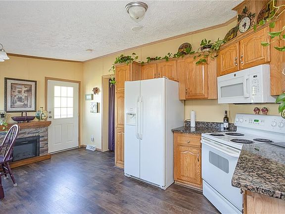 4th image of 26 Blackbird Ct