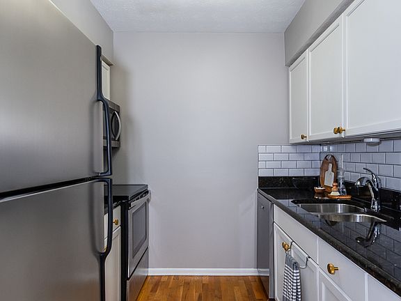 3rd image of 1150 Collier Rd NW APT E8
