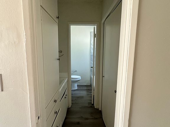 5th image of 21900 Saticoy St #5