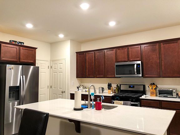 4th image of 240 Vicenza Dr