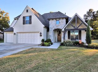 7020 S Chestnut Ave, Broken Arrow, OK 74011