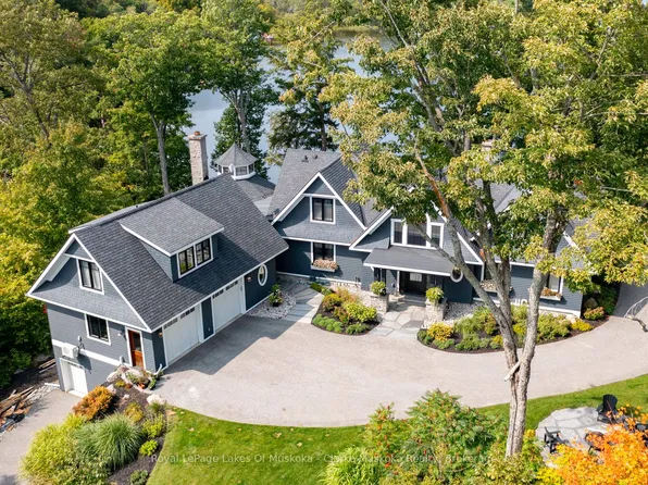 1079 Trillium Rd, Muskoka Lakes, ON P0B 1J0