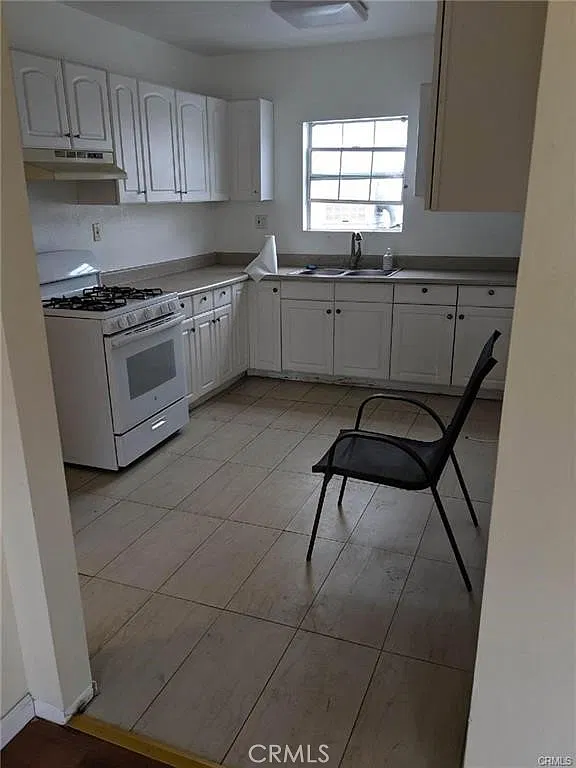 Studio, 550 sqft, $1,600 — Photo 1