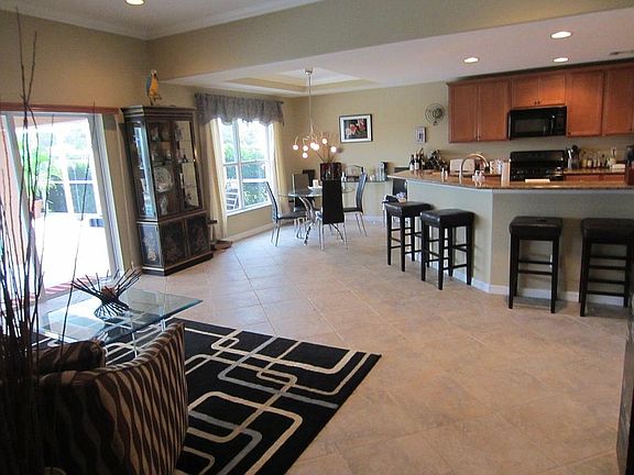 Family, Kitchen and Breakfast