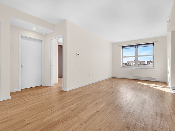 4th image of 4102 Queens Blvd APT 5E