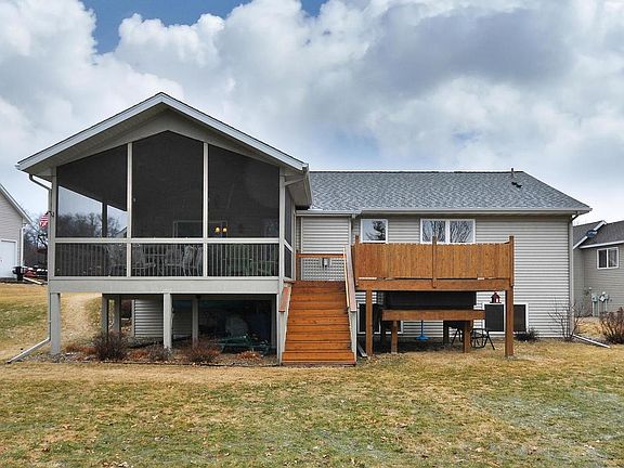 3rd image of 6115 Wildwood Way