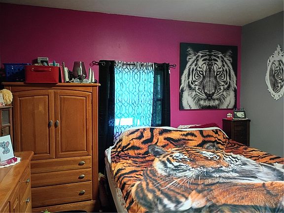 3rd image of 415 Browns Hill Rd