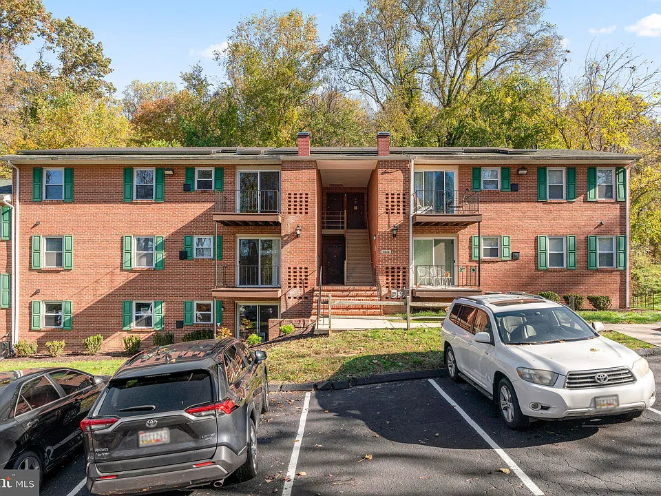 3612 Court House Dr #3B
