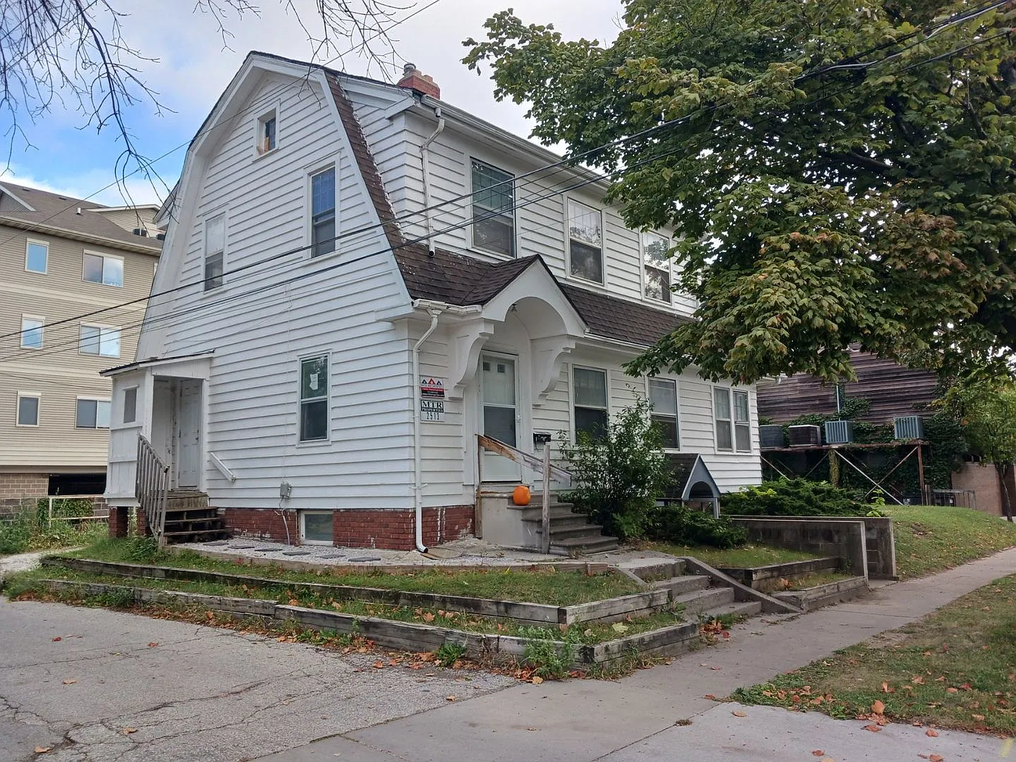 2513 Hunt — Photo 1