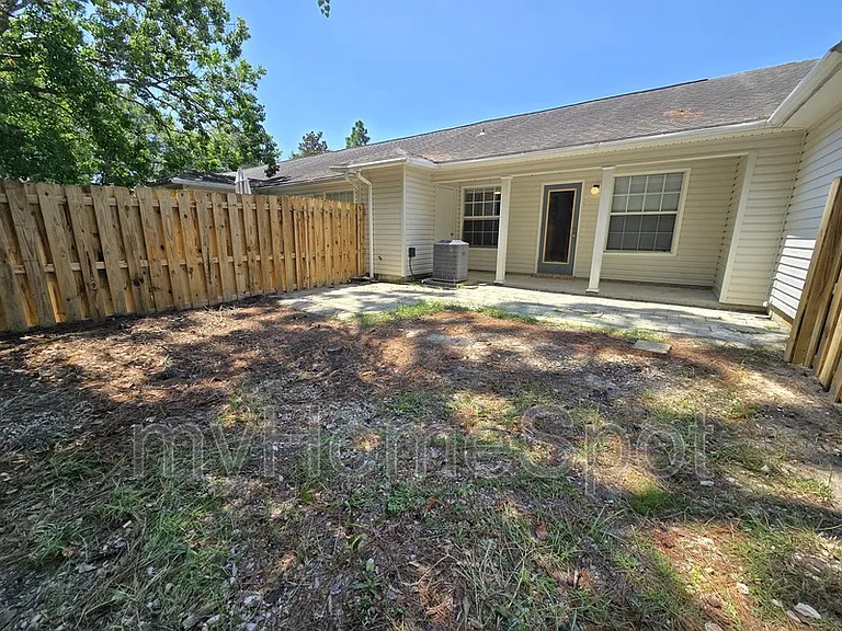 9580 Cobblebrook Dr — Photo 16
