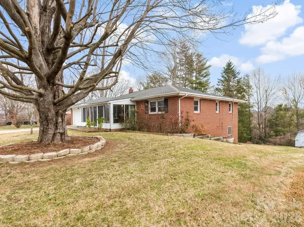 608 S Buena Vista Dr, Hendersonville, NC 28792