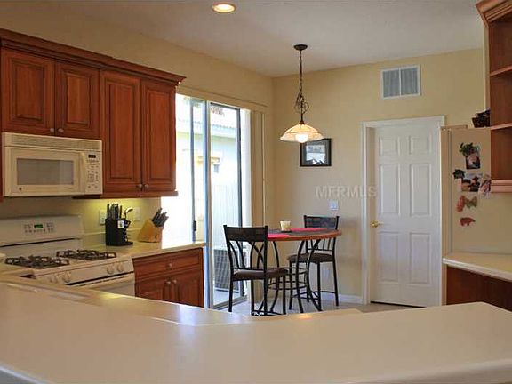 3rd image of 185 Padova Way