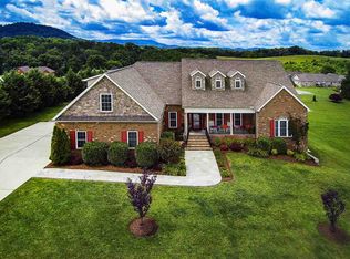 1526 Laurel Falls Ln, Sevierville, TN 37862
