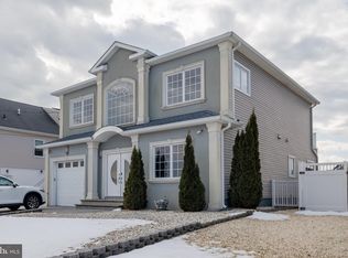 27 W Mohawk Dr, Little Egg Harbor, NJ 08087