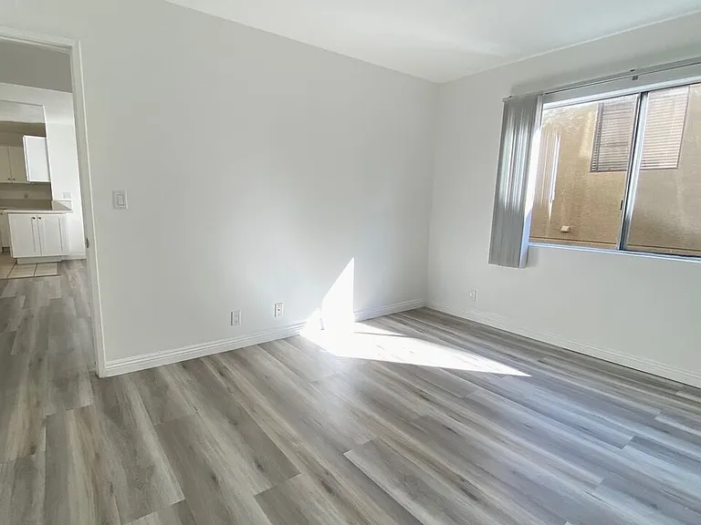 701 S Kingsley Dr #203 — Photo 12