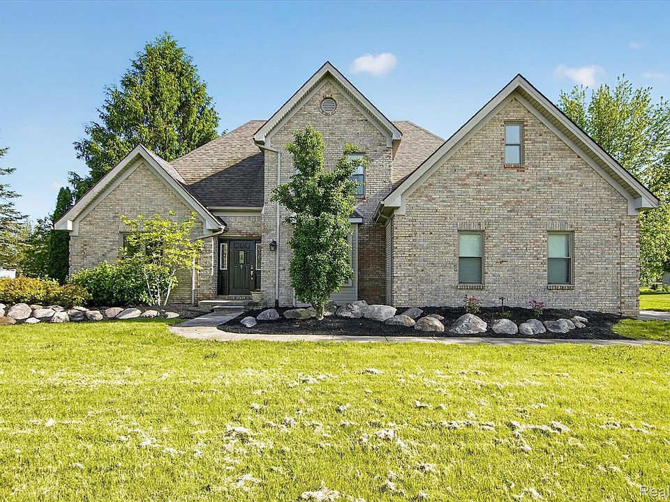 1st image of 34604 Jesica Ln