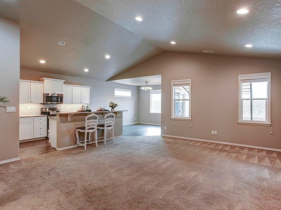 2nd image of 2901 Cashmere Dr