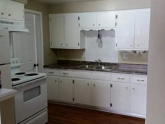 3rd image of 833 Element Way #5