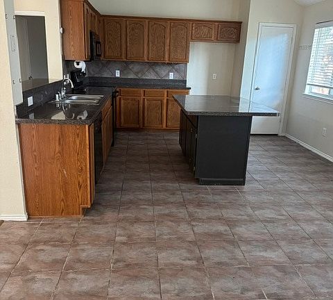 2nd image of 9817 Fillmore Dr
