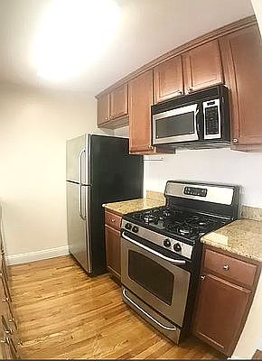 5th image of 40-13 Broadway #3B