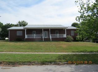 326 Carter Ave, Harriman, TN 37748
