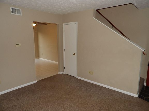 4th image of 207 Landings Dr #2
