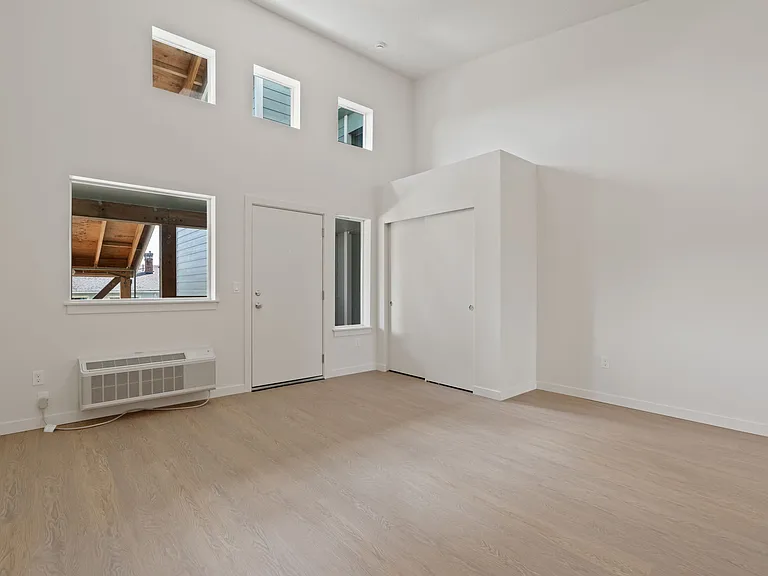Duke Henry Flats — Photo 32