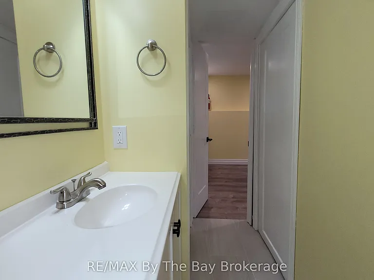 7 Harbour Cres #2 — Photo 9