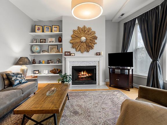 4th image of 4655 N Hermitage Ave APT 1